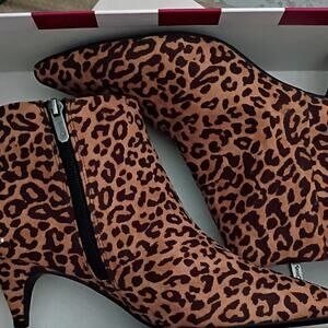 Circus Women's Leopard Print Ankle Bootie Pointed Toe Zip Size 6.5 Brown/Black